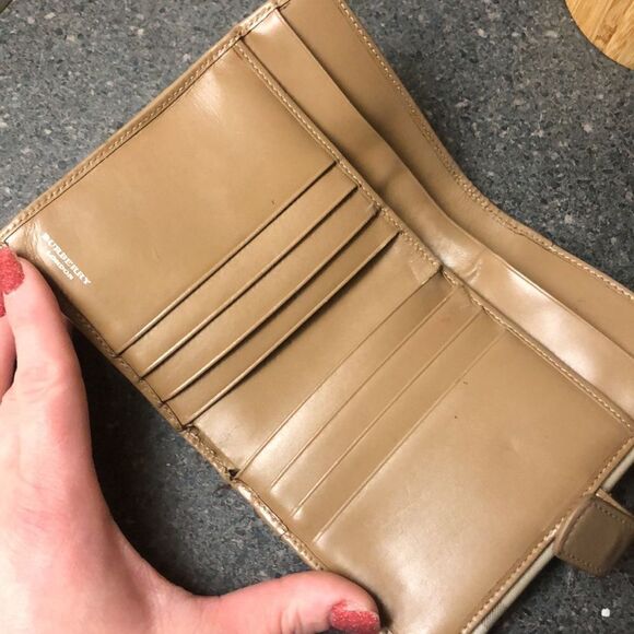 Authentic Burberry Pink Vintage Small Wallet - Picture 3 of 7